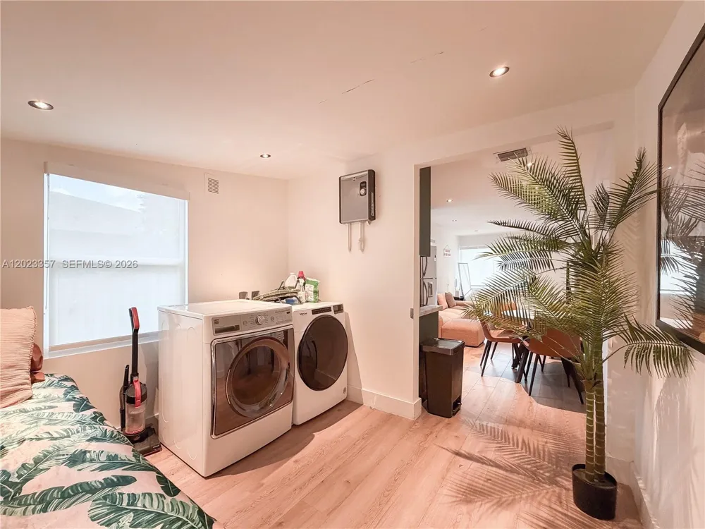 105 SW 4th Ave #0 Hallandale Beach, FL 33009
