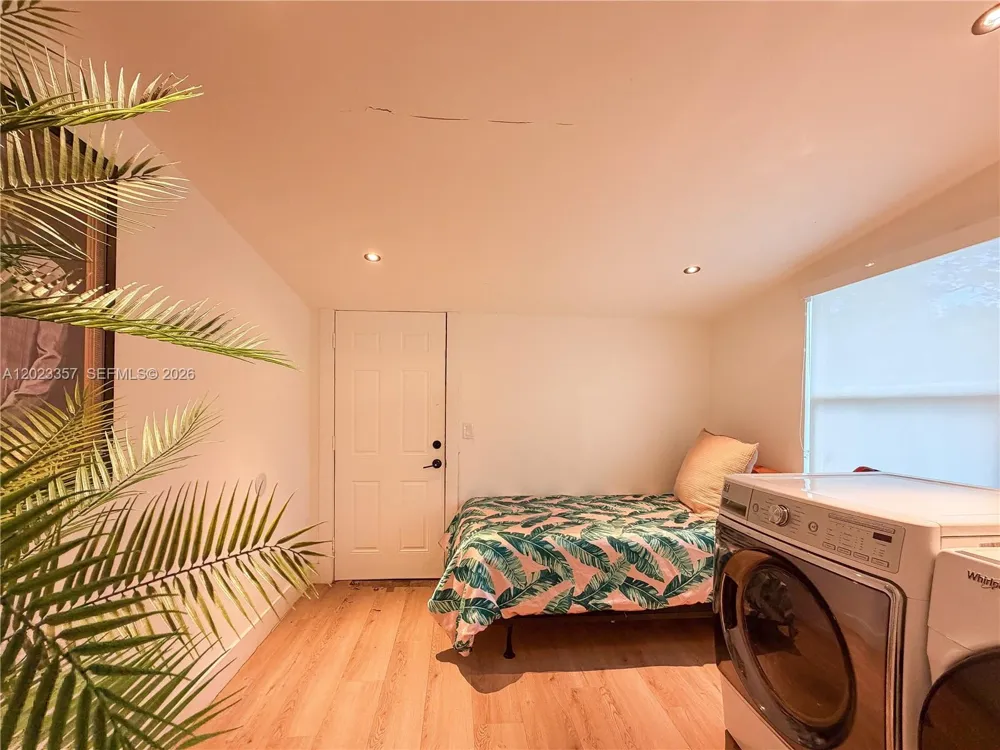 105 SW 4th Ave #0 Hallandale Beach, FL 33009