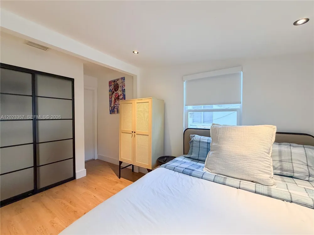 105 SW 4th Ave #0 Hallandale Beach, FL 33009