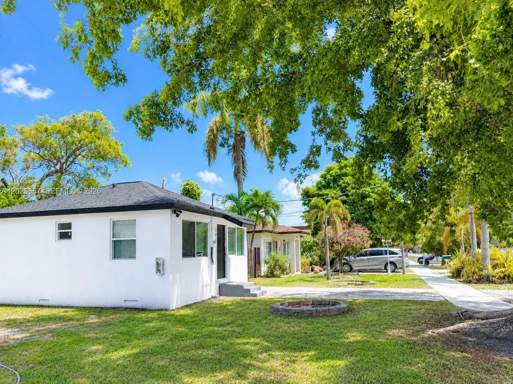 105 SW 4th Ave #0 Hallandale Beach, FL 33009