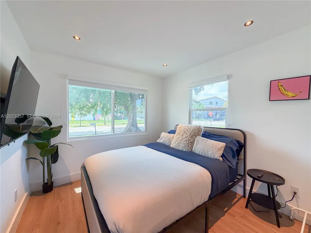 105 SW 4th Ave #0 Hallandale Beach, FL 33009