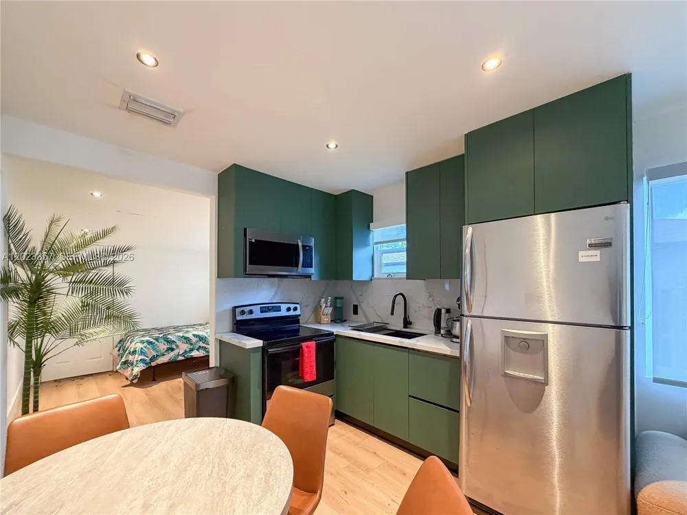 105 SW 4th Ave #0 Hallandale Beach, FL 33009