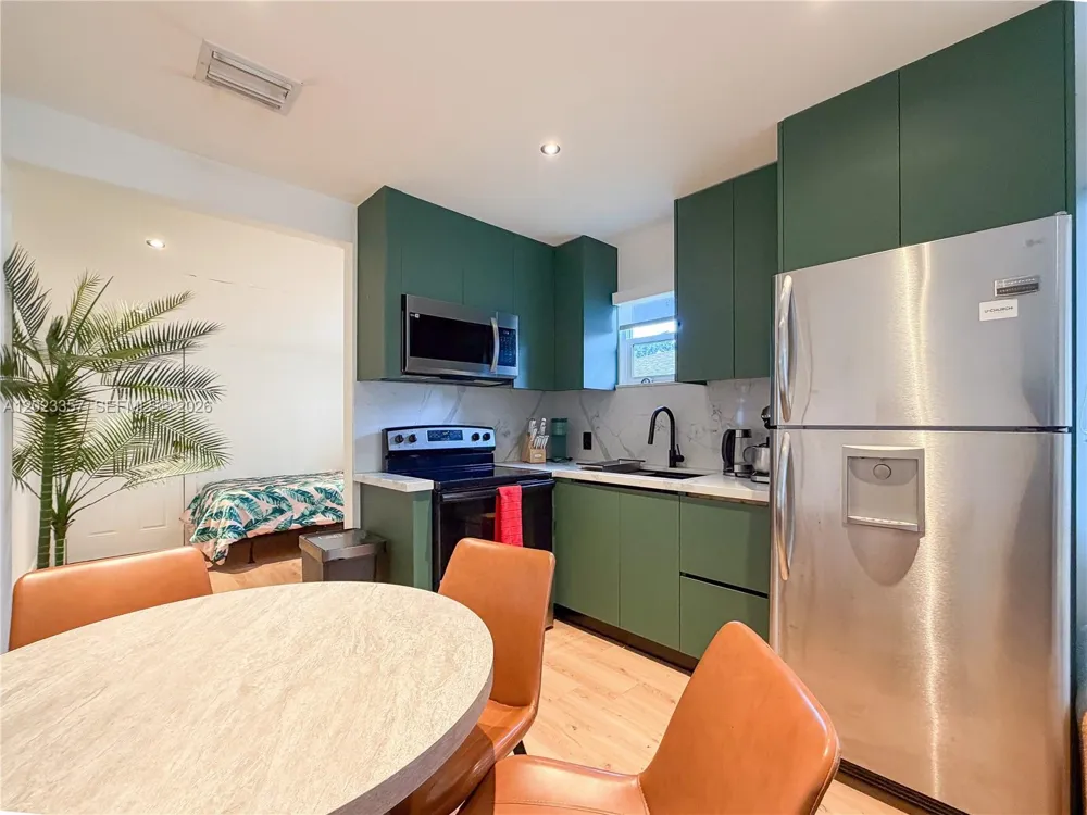 105 SW 4th Ave #0 Hallandale Beach, FL 33009