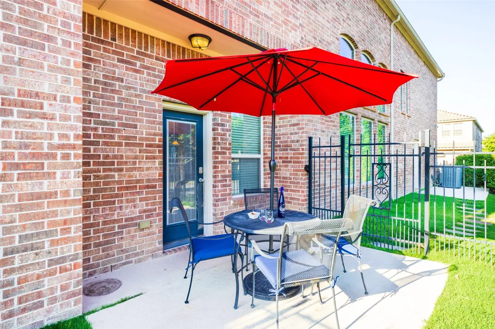 6606 Deleon Street Irving, TX 75039