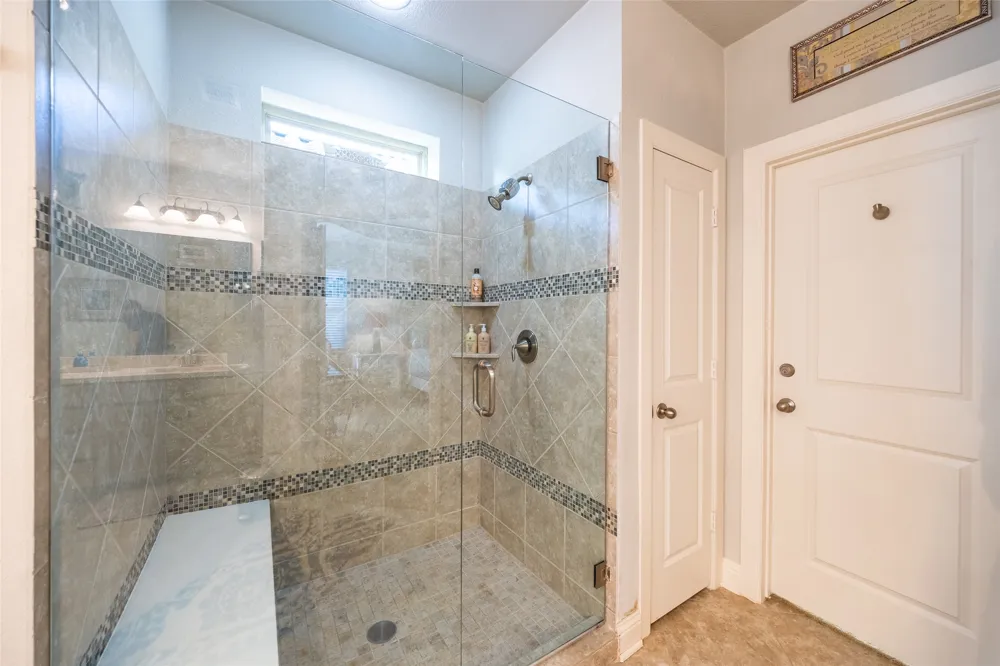 6606 Deleon Street Irving, TX 75039