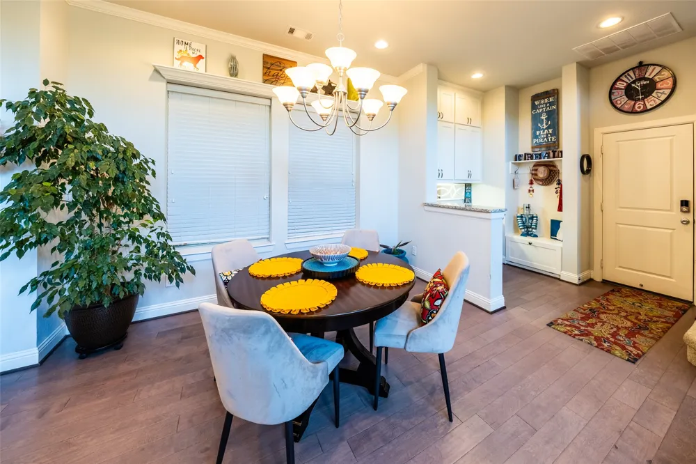 6606 Deleon Street Irving, TX 75039