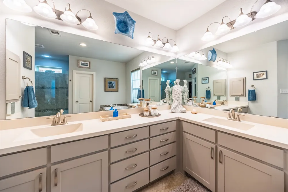 6606 Deleon Street Irving, TX 75039