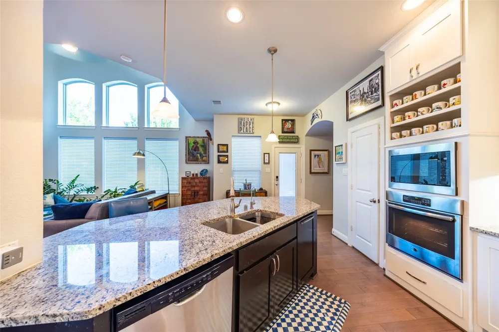 6606 Deleon Street Irving, TX 75039