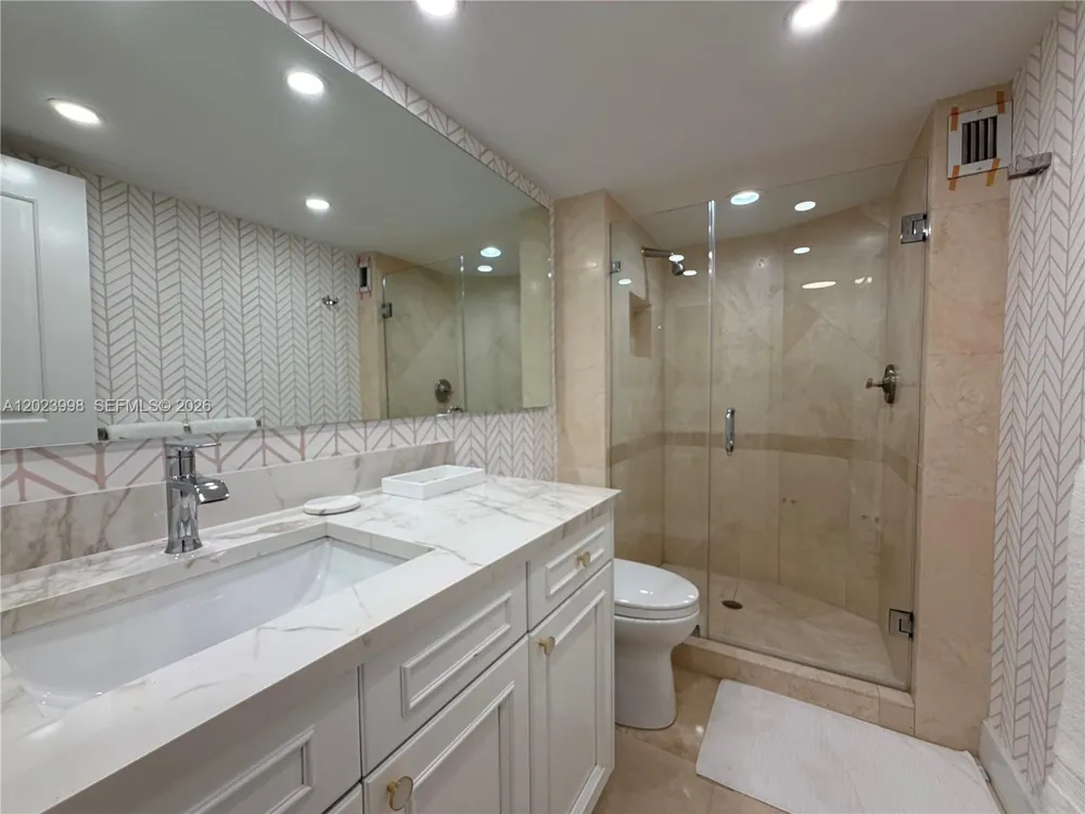 1111 Crandon Blvd #B1105 Key Biscayne, FL 33149