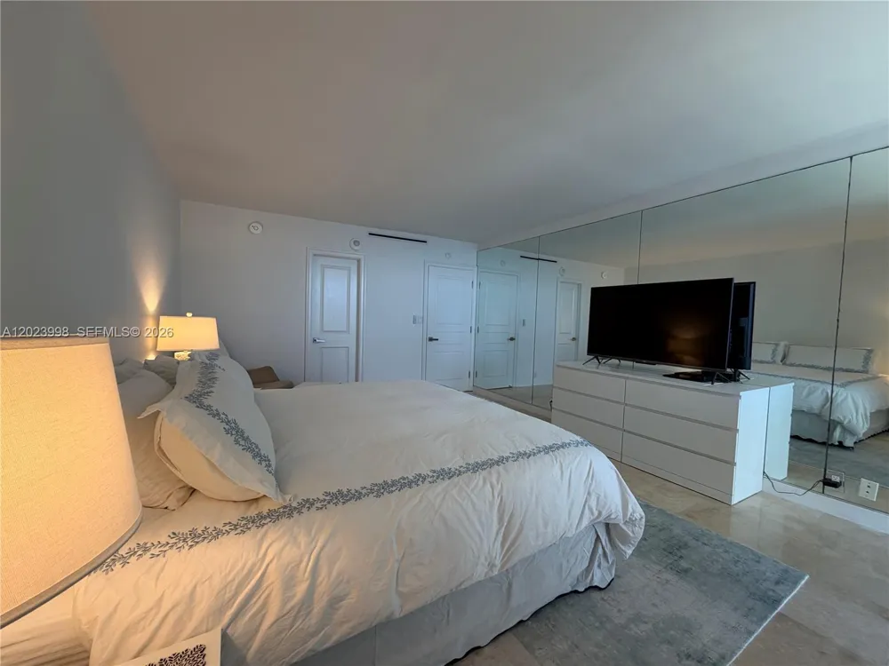 1111 Crandon Blvd #B1105 Key Biscayne, FL 33149