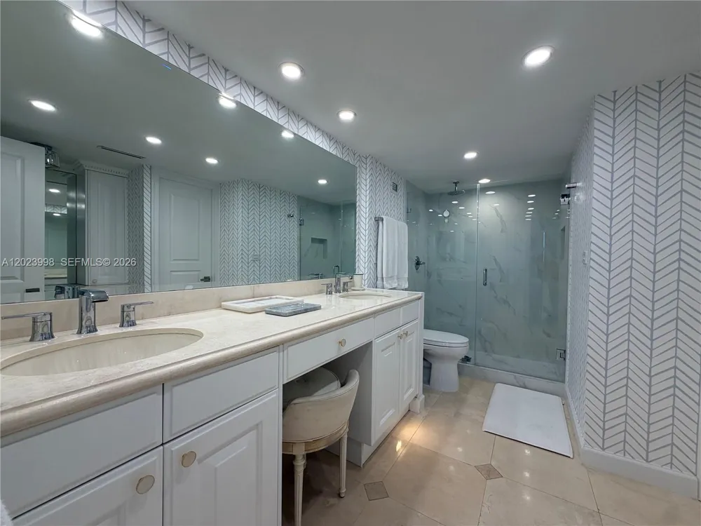 1111 Crandon Blvd #B1105 Key Biscayne, FL 33149