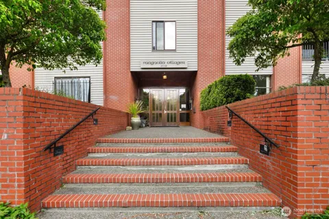 2858 32nd Avenue W #106
