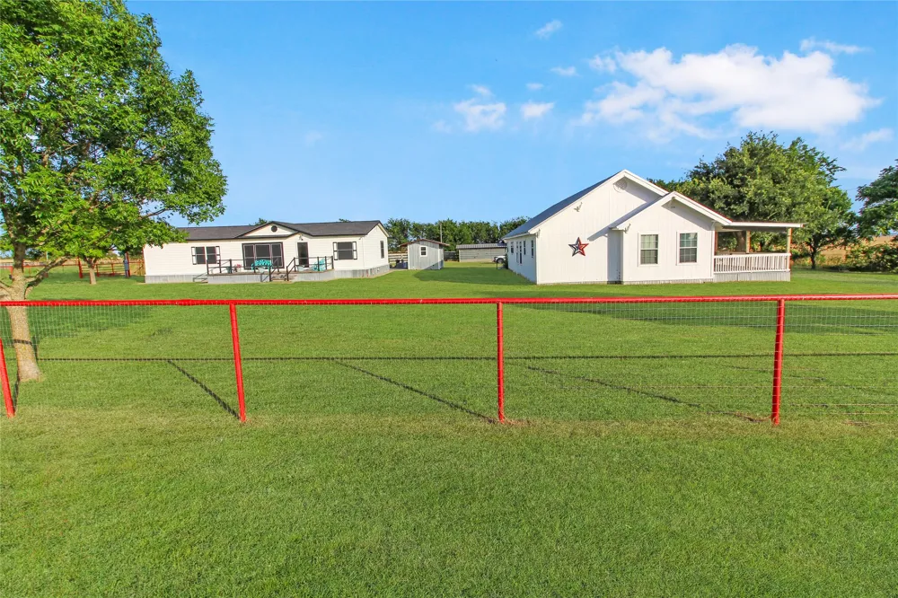455 Hughes Cemetery Road Italy, TX 76651