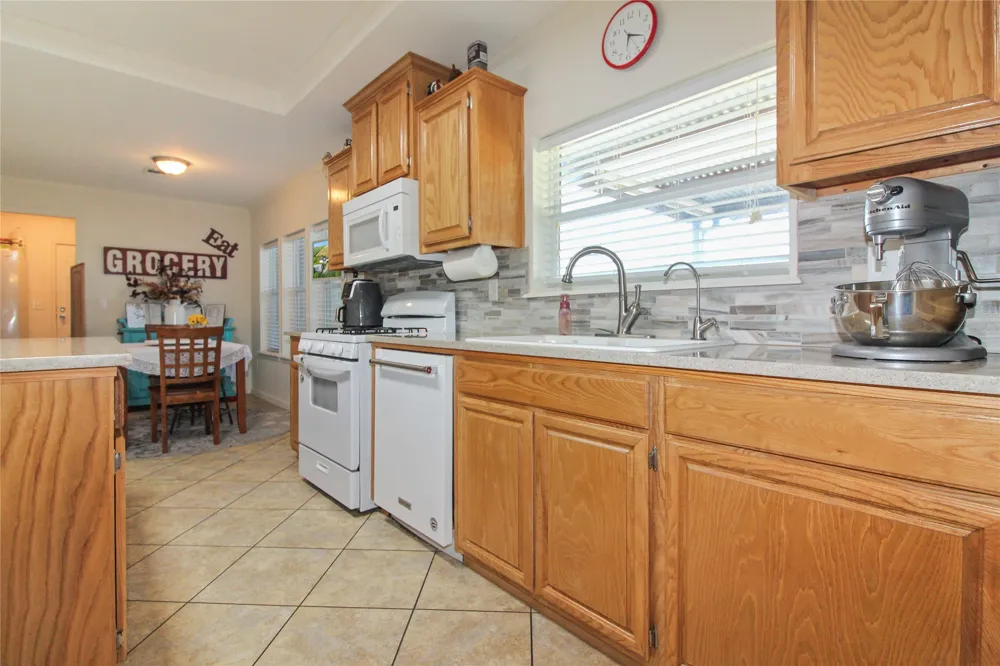 455 Hughes Cemetery Road Italy, TX 76651