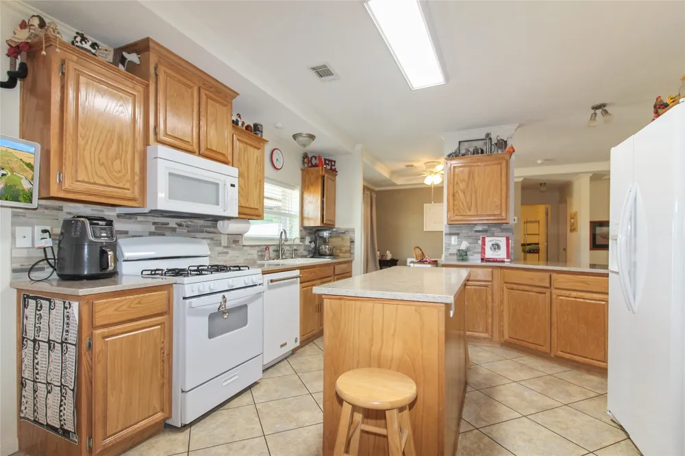 455 Hughes Cemetery Road Italy, TX 76651