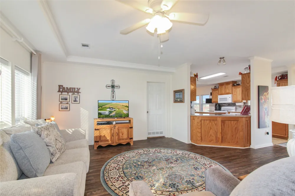 455 Hughes Cemetery Road Italy, TX 76651