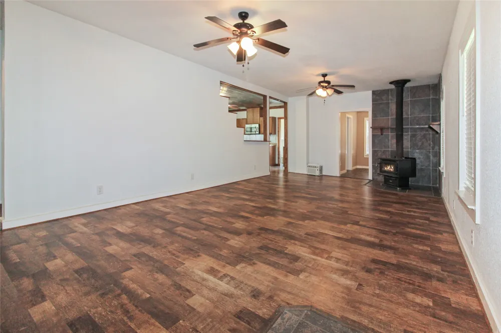 455 Hughes Cemetery Road Italy, TX 76651