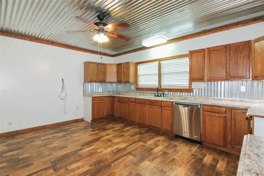 455 Hughes Cemetery Road Italy, TX 76651