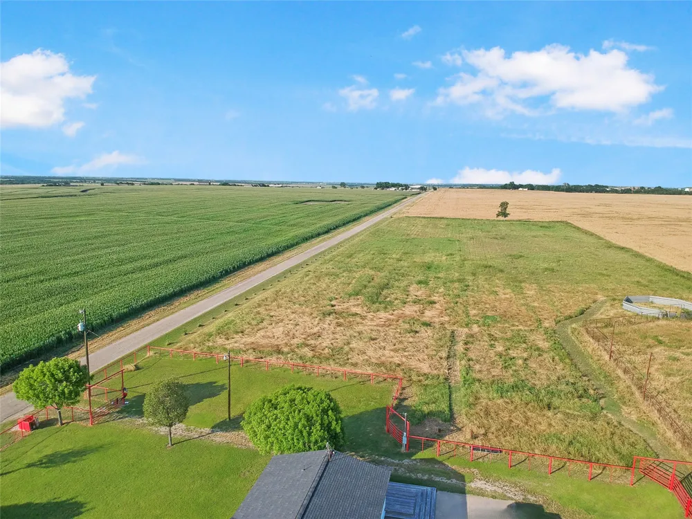 455 Hughes Cemetery Road Italy, TX 76651