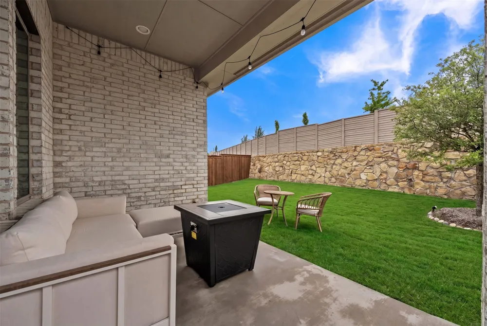 228 Palo Duro Bend Rhome, TX 76078