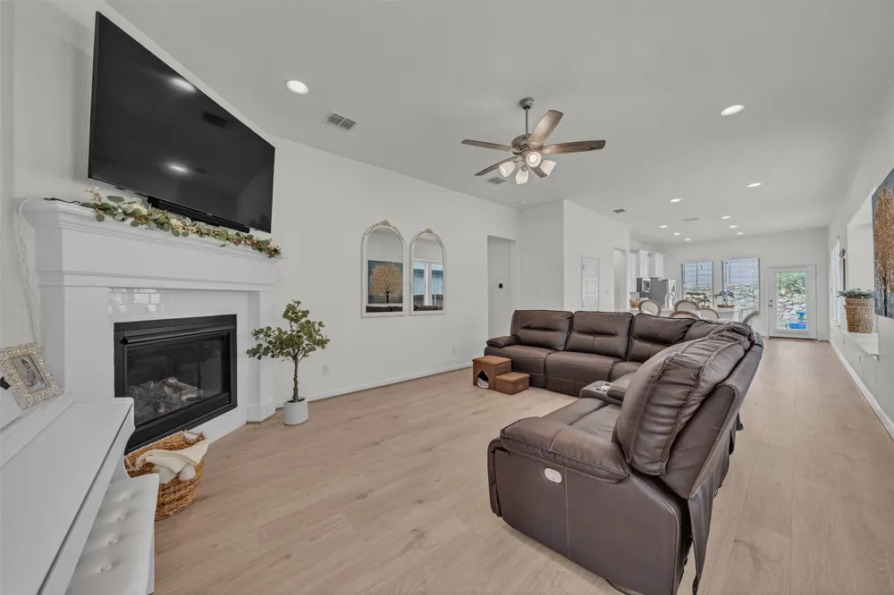 228 Palo Duro Bend Rhome, TX 76078