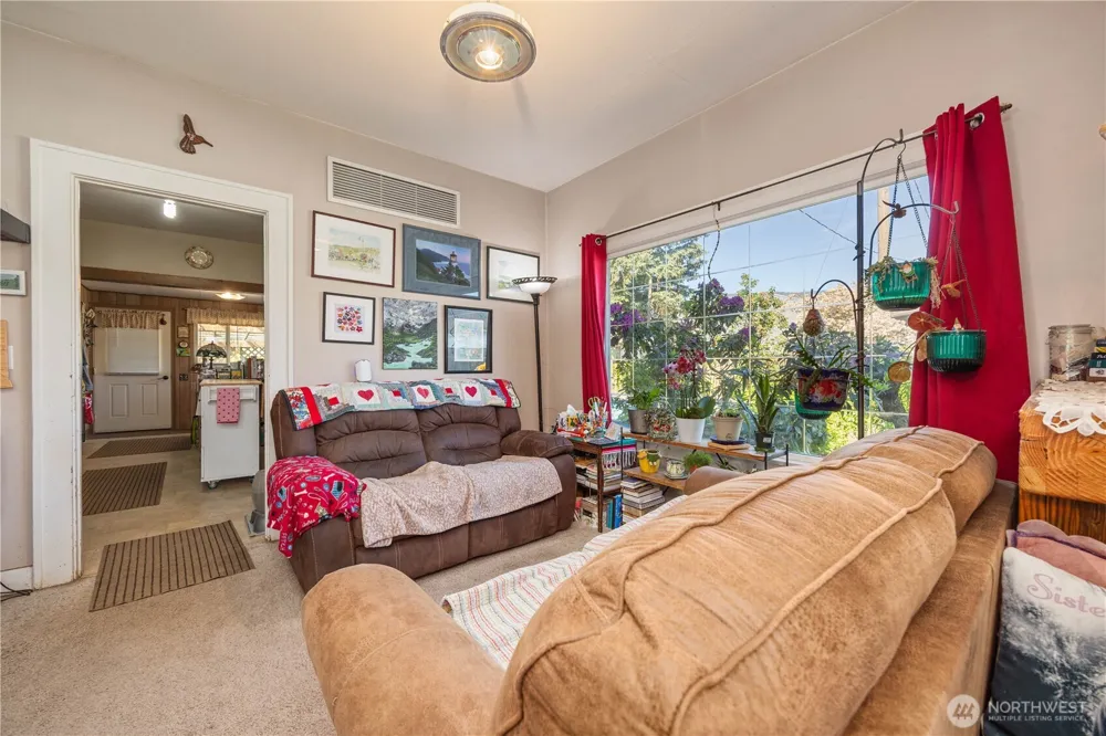 1281 Totem Pole Road Manson, WA 98831