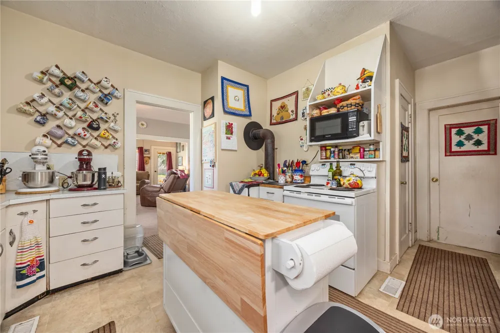 1281 Totem Pole Road Manson, WA 98831