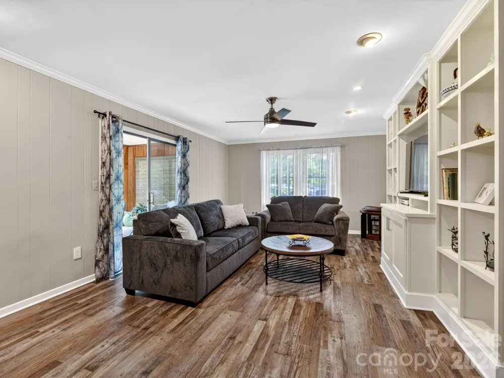 707 Dogwood Trail Tryon, NC 28782