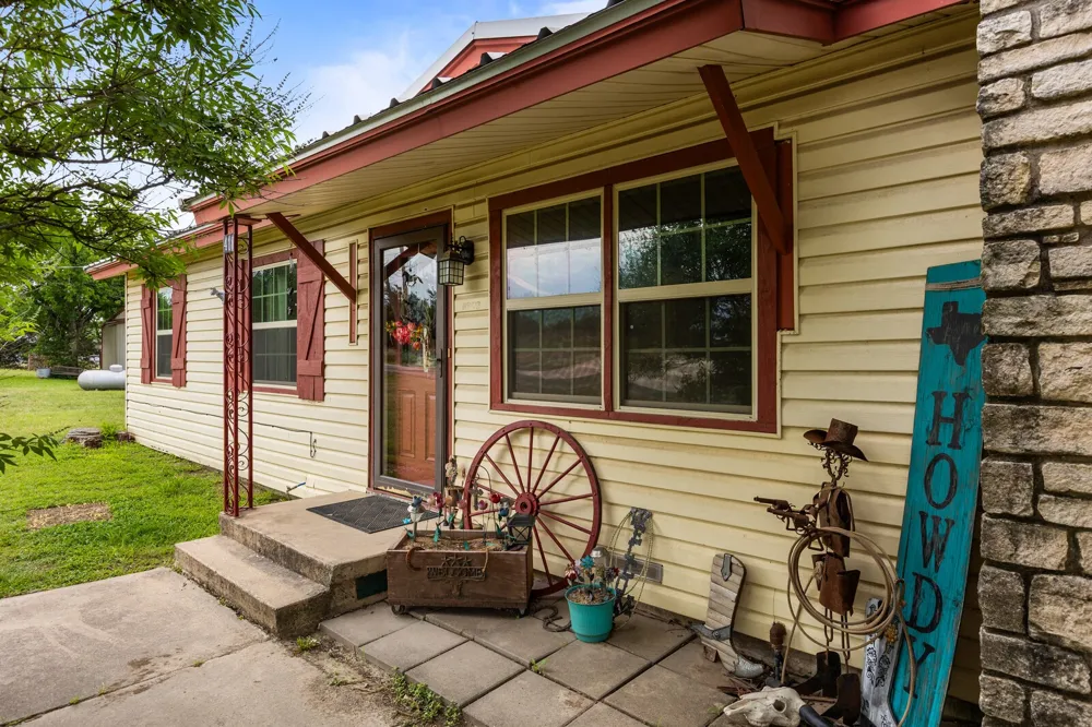 418 S Broadway Street Meridian, TX 76665