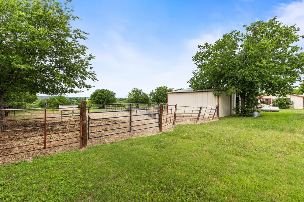 418 S Broadway Street Meridian, TX 76665