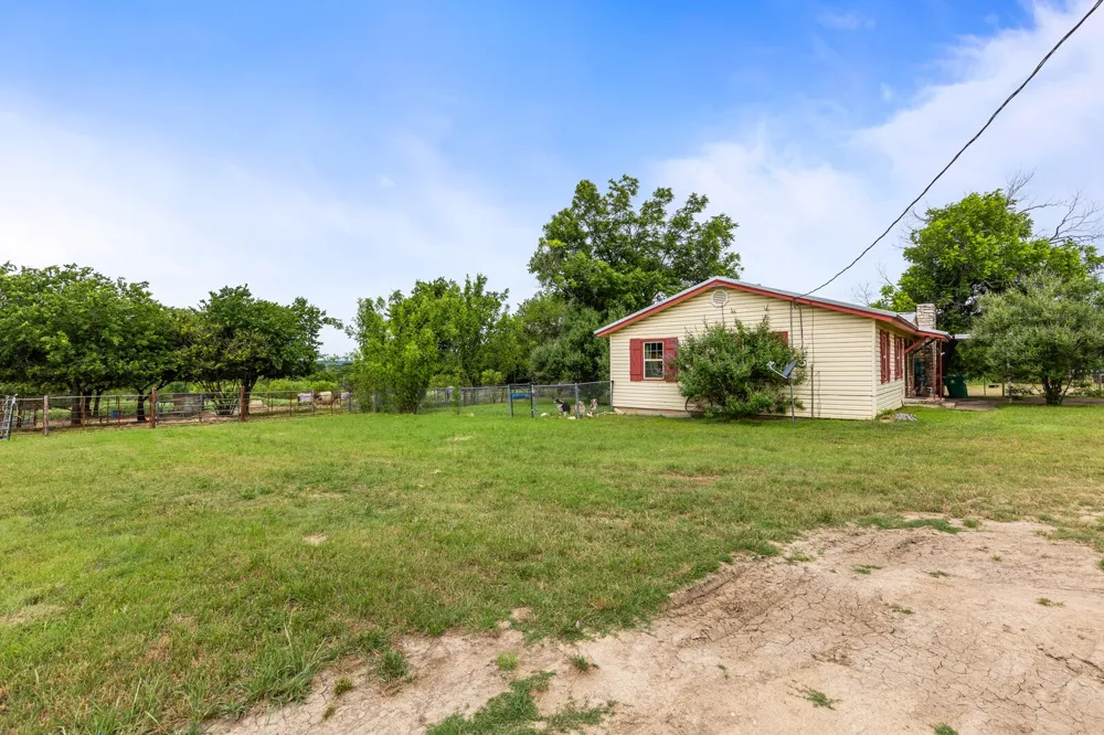 418 S Broadway Street Meridian, TX 76665