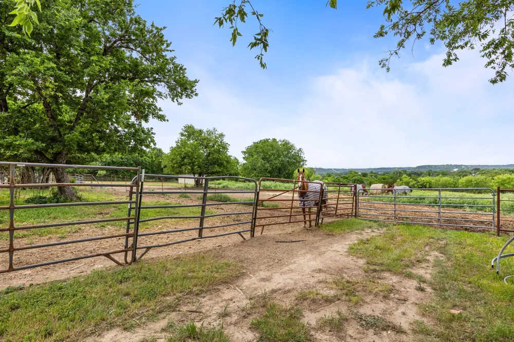 418 S Broadway Street Meridian, TX 76665