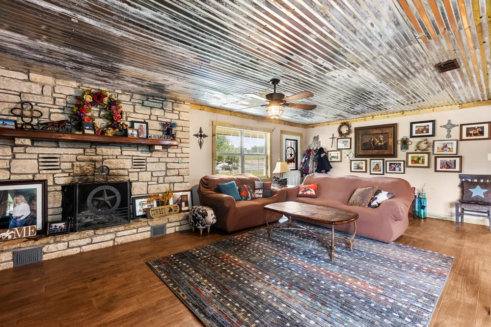 418 S Broadway Street Meridian, TX 76665