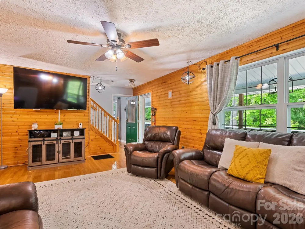 222 Thistle Ridge Clyde, NC 28721