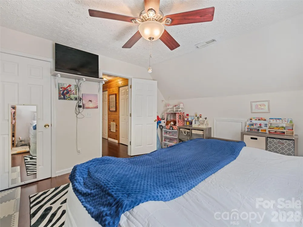 222 Thistle Ridge Clyde, NC 28721