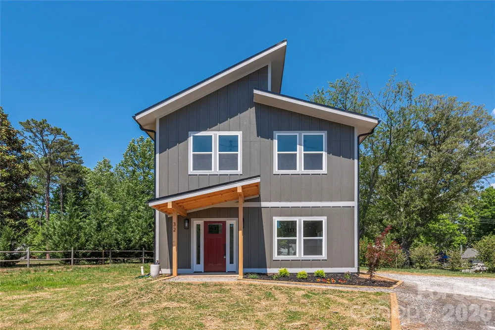 32 Oak Hill Road Candler, NC 28715