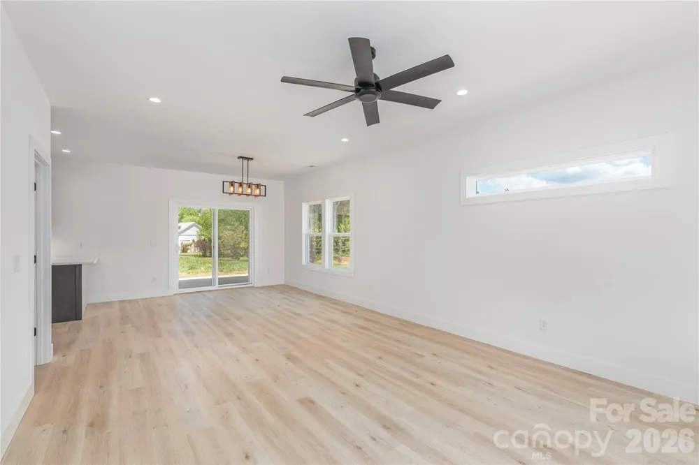 32 Oak Hill Road Candler, NC 28715