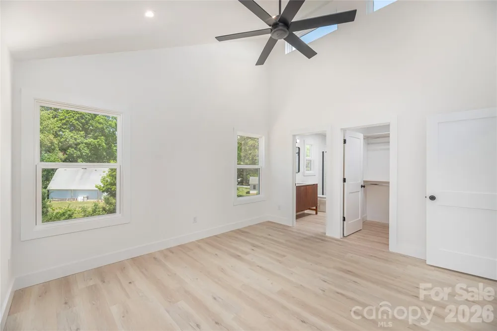 32 Oak Hill Road Candler, NC 28715