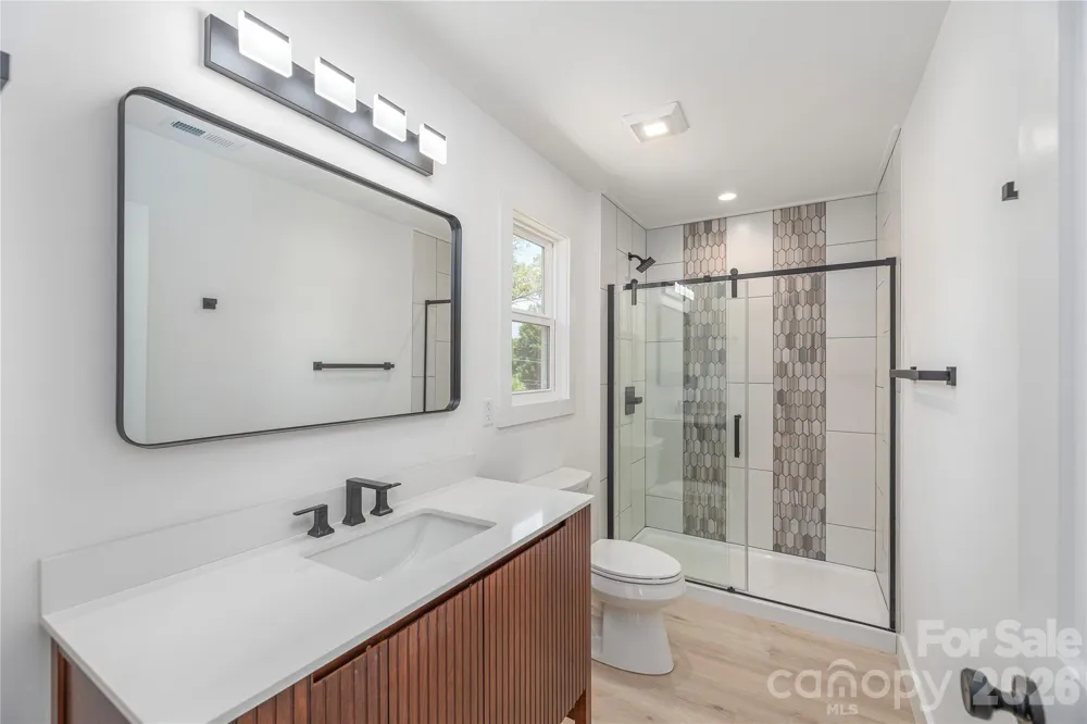 32 Oak Hill Road Candler, NC 28715