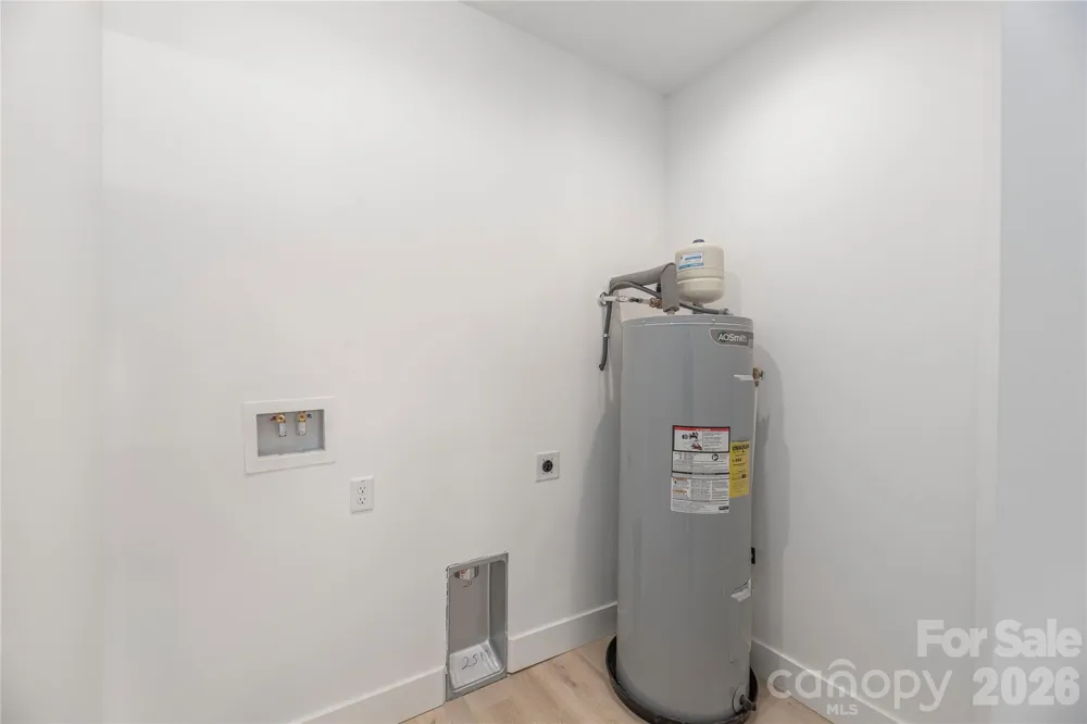32 Oak Hill Road Candler, NC 28715