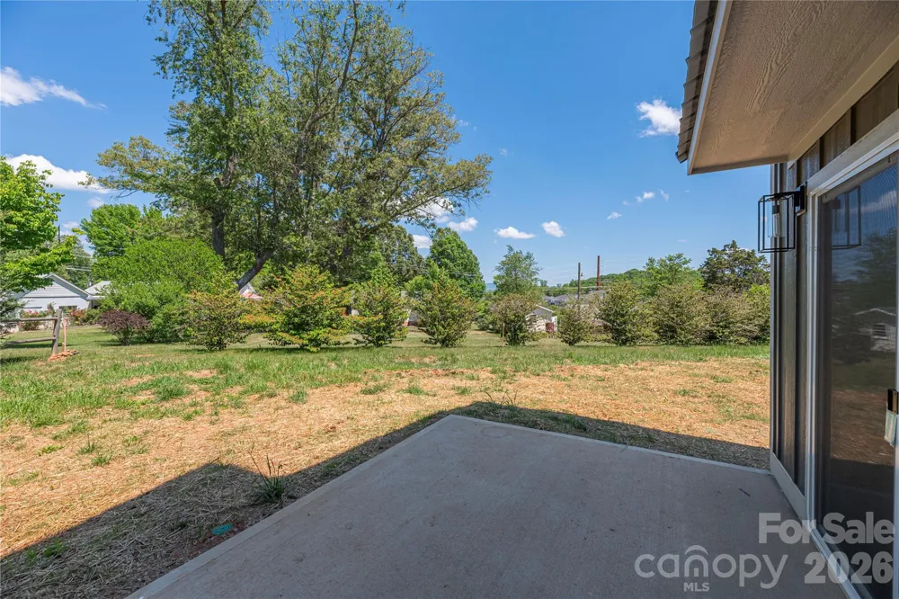 32 Oak Hill Road Candler, NC 28715