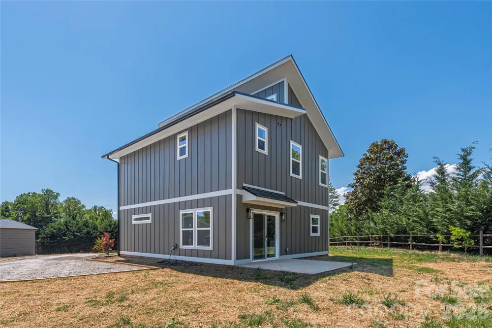 32 Oak Hill Road Candler, NC 28715