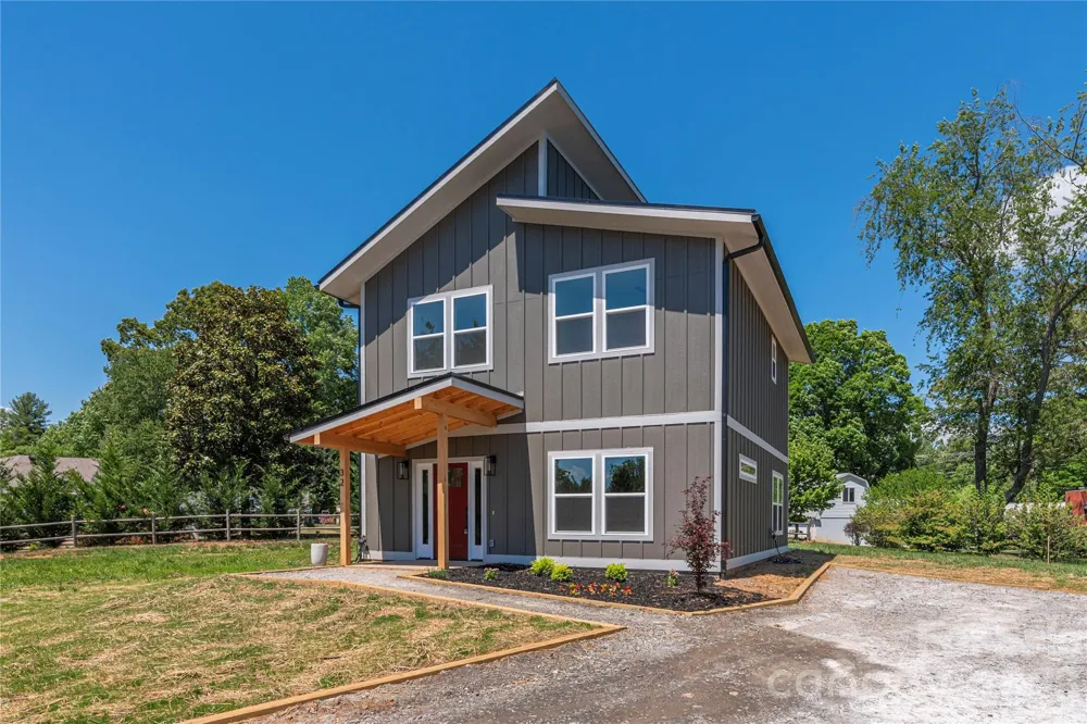 32 Oak Hill Road Candler, NC 28715