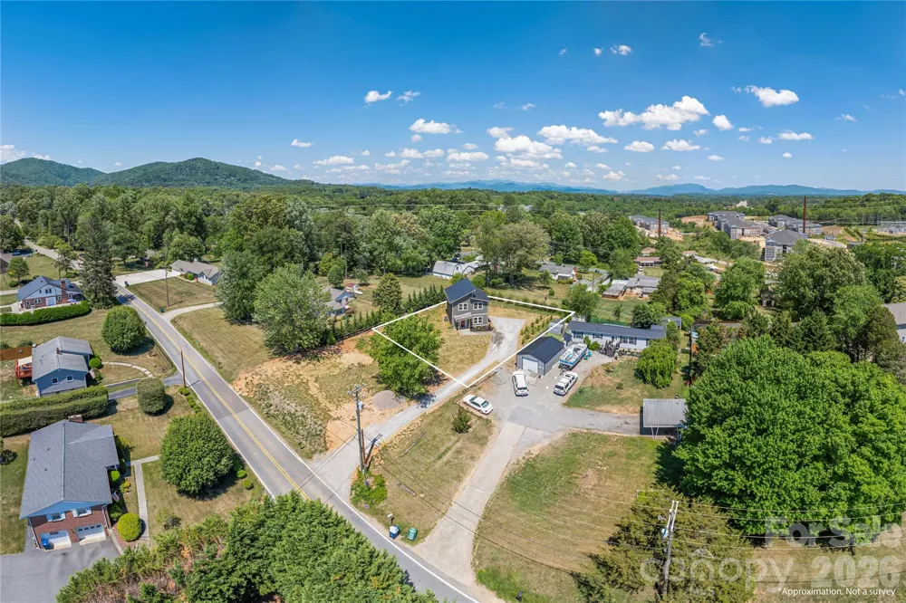 32 Oak Hill Road Candler, NC 28715