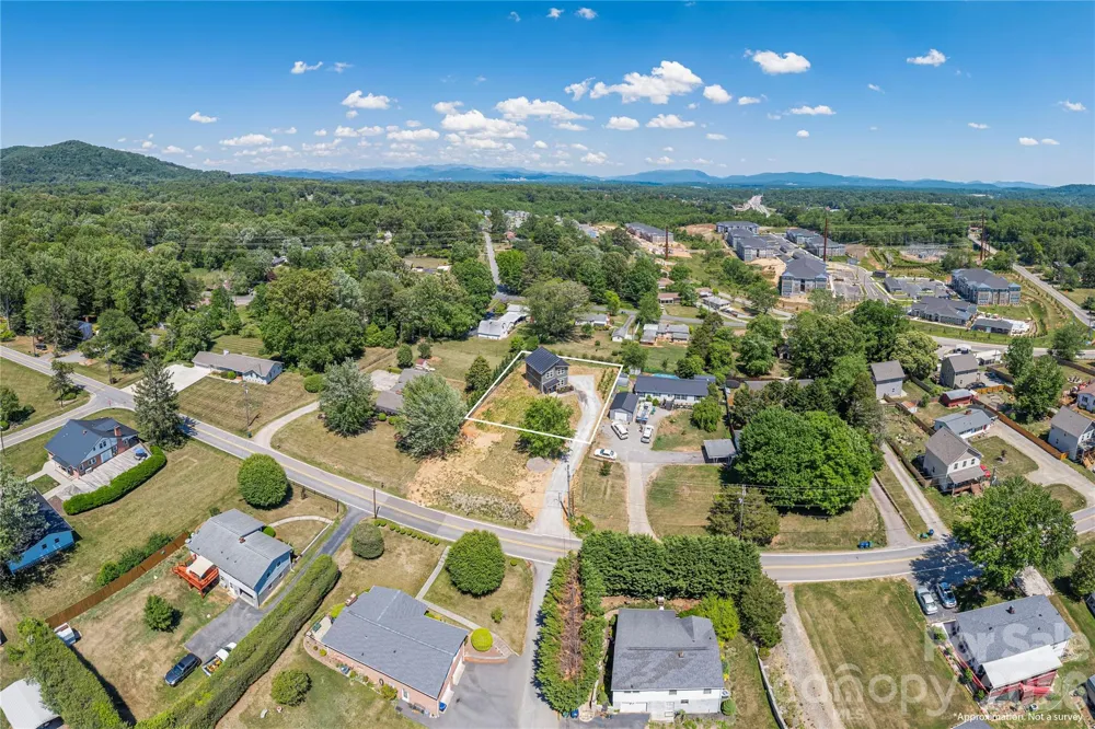 32 Oak Hill Road Candler, NC 28715