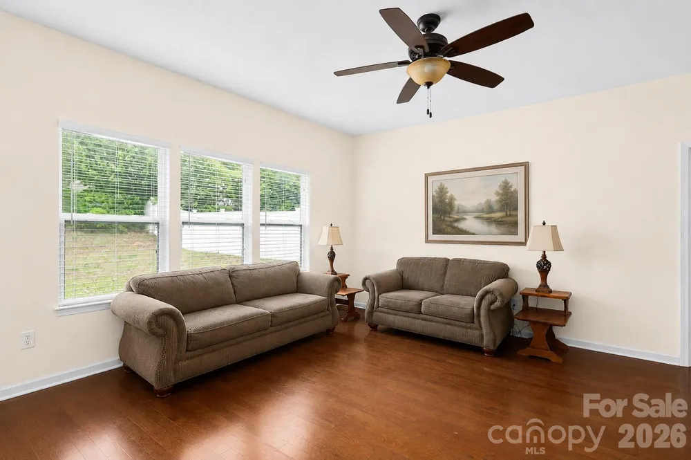 427 Inlet Place Drive Winston Salem, NC 27127