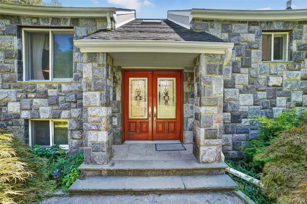 986 Cliff Avenue Yorktown Heights, NY 10598