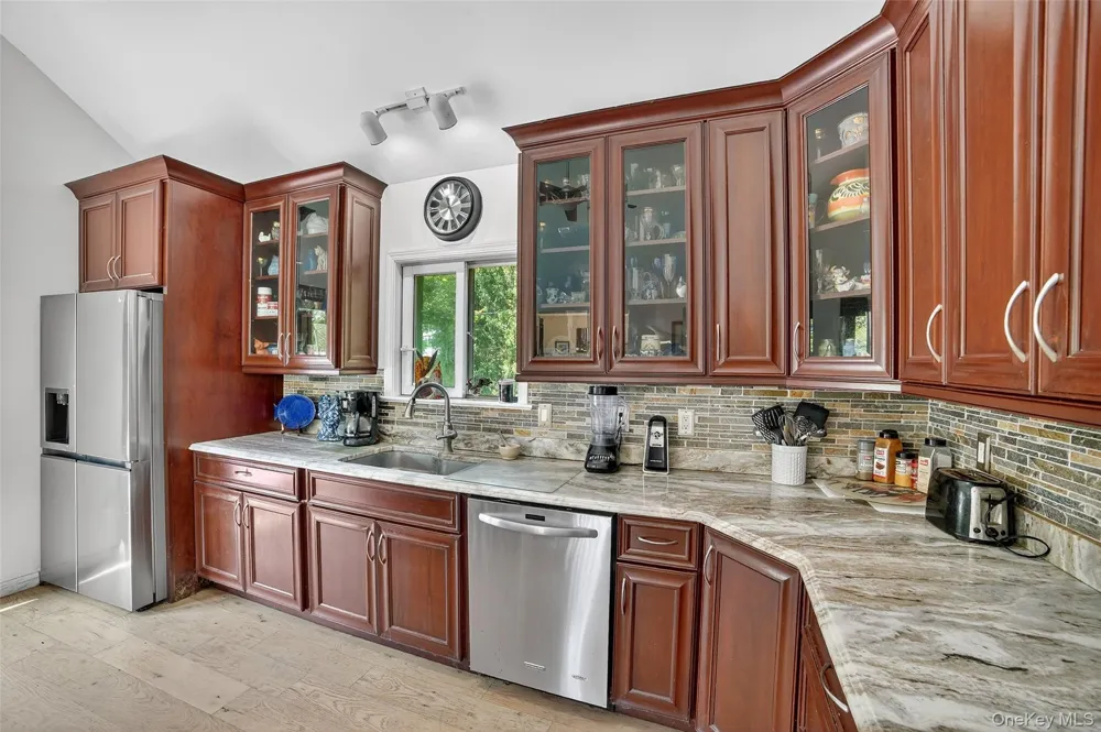 986 Cliff Avenue Yorktown Heights, NY 10598