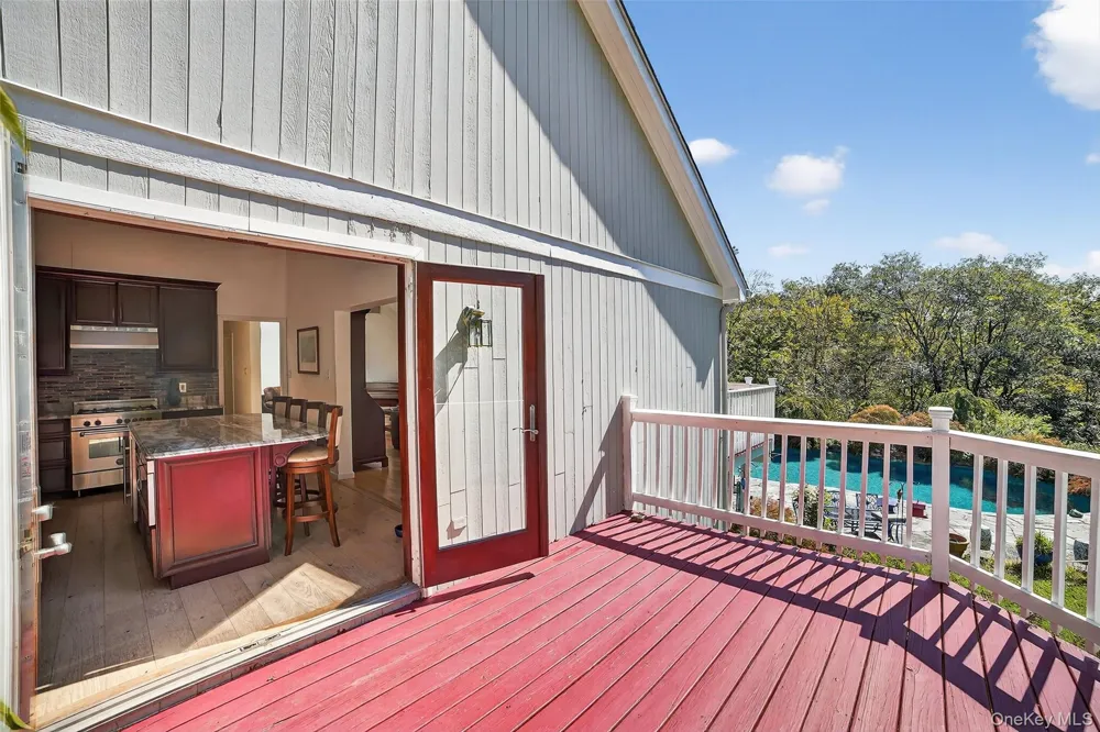 986 Cliff Avenue Yorktown Heights, NY 10598