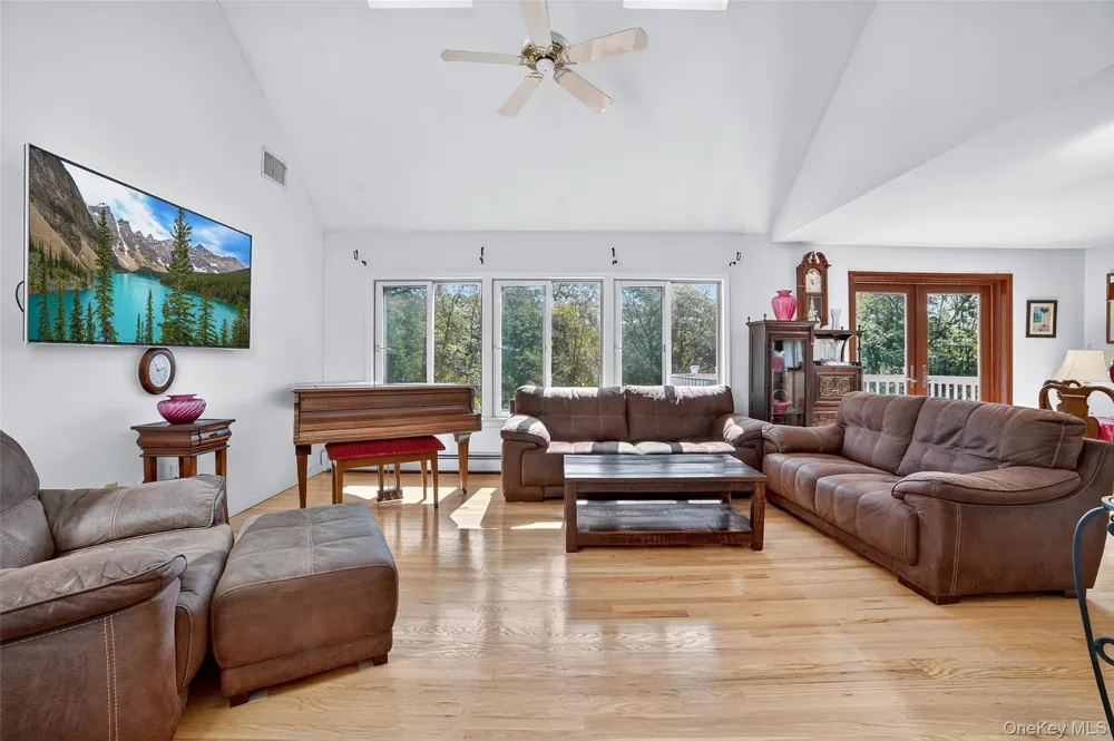 986 Cliff Avenue Yorktown Heights, NY 10598